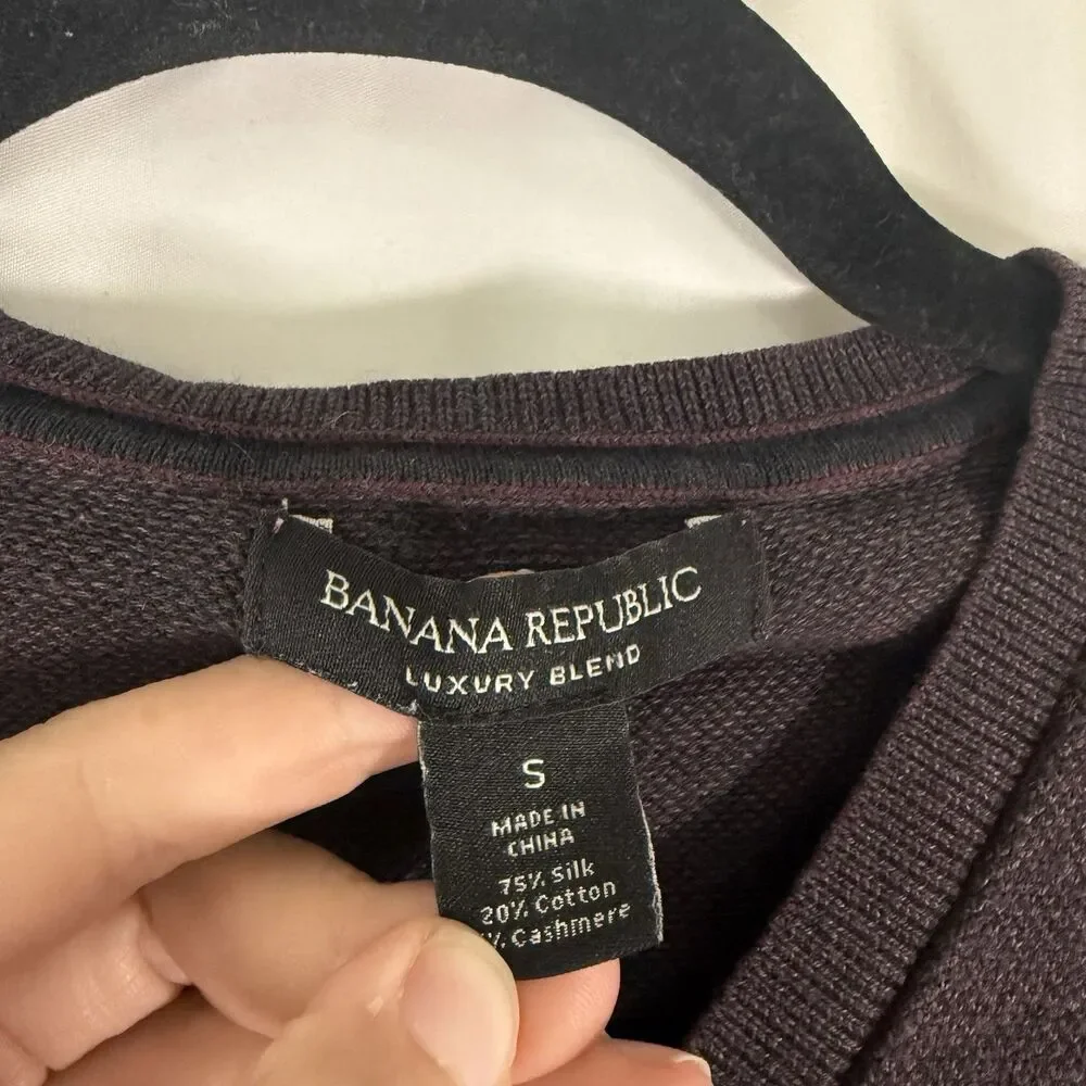 Banana Republic Luxury Blend Sweater Mens Small Purple Silk Cashmere Lightweight